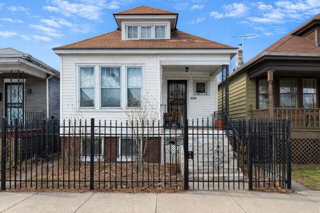 Property Photo: 8748 S Marquette Avenue IL 60617