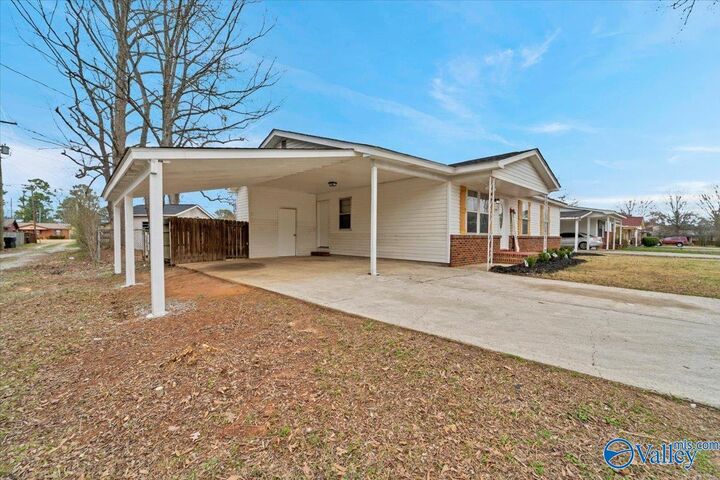 Property Photo:  120 SW Cecil Street  AL 35601 