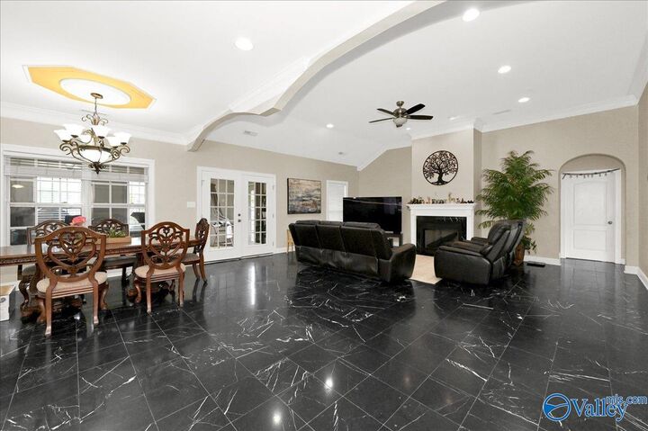 Property Photo:  4017 Saddlehorn Bend SW  AL 35603 