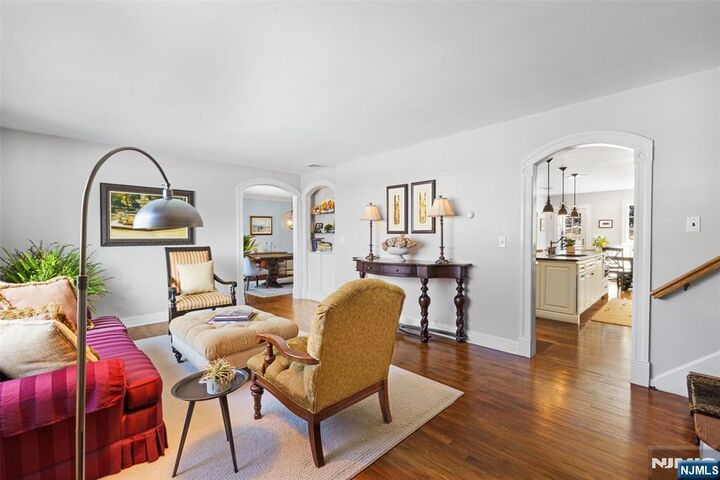 Property Photo:  8 Kice Road  NJ 07932 