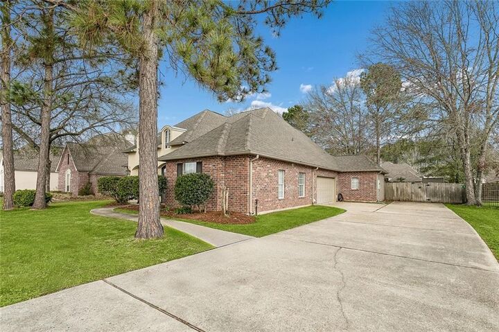 Property Photo:  2941 Desert Court  LA 70448 