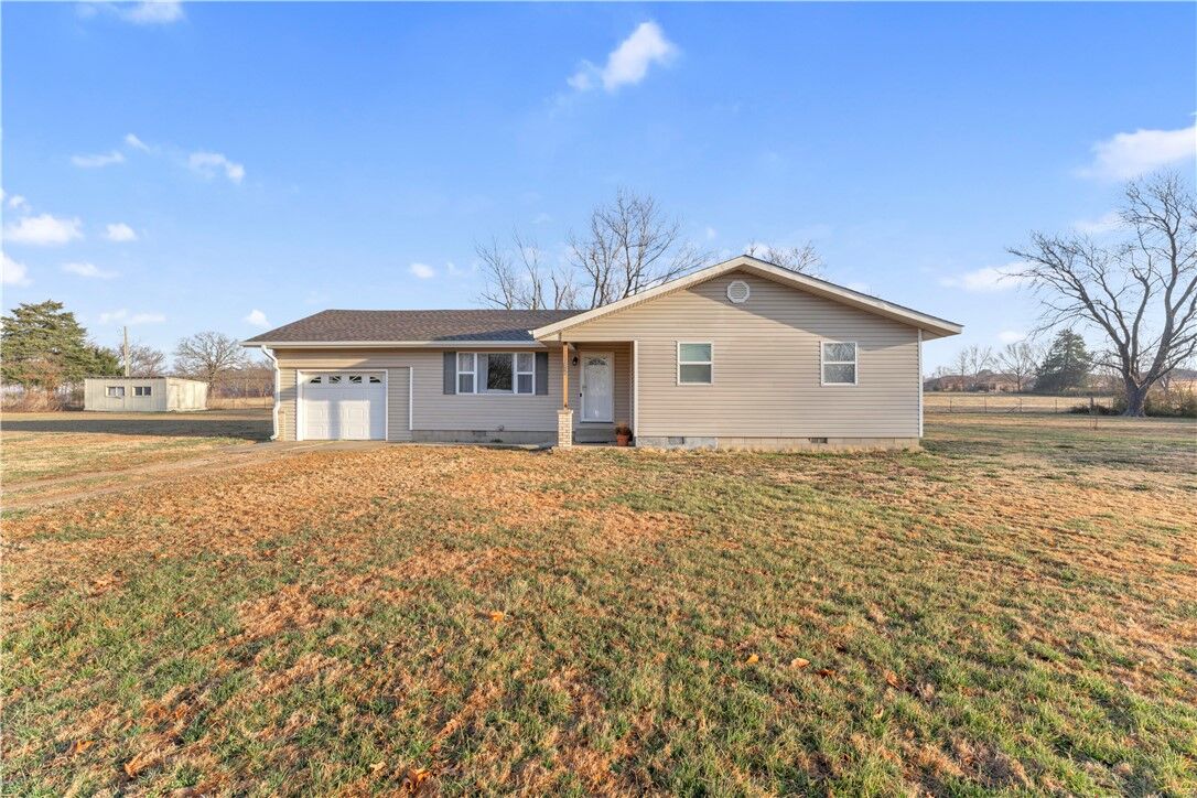 Property Photo:  215 Oakcrest Road  AR 72761 