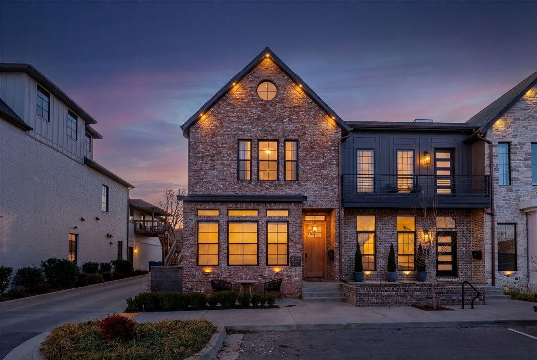 Property Photo: 226 SE B Street AR 72712