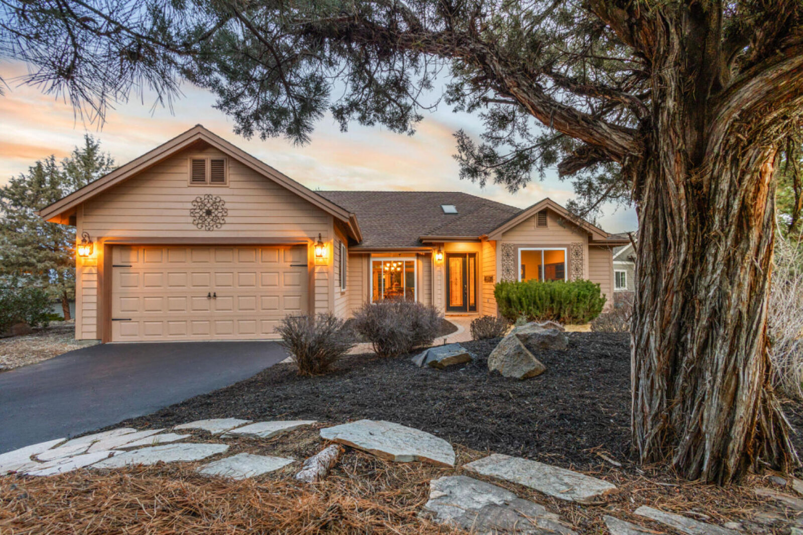 Property Photo:  1966 Kingfisher Circle  OR 97756 