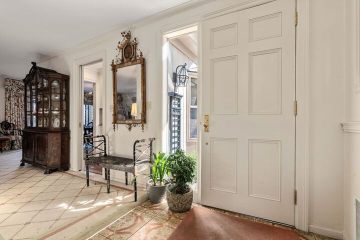 Property Photo: 17 Fairgreen Place 17 MA 02467