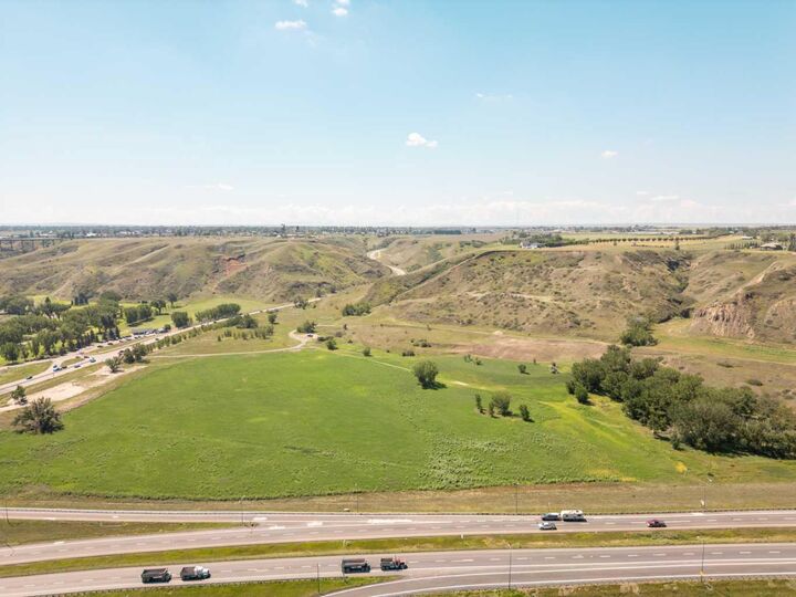 Property Photo:  55,75,105,121,125 Bridge Drive W  AB T1J 4S5 