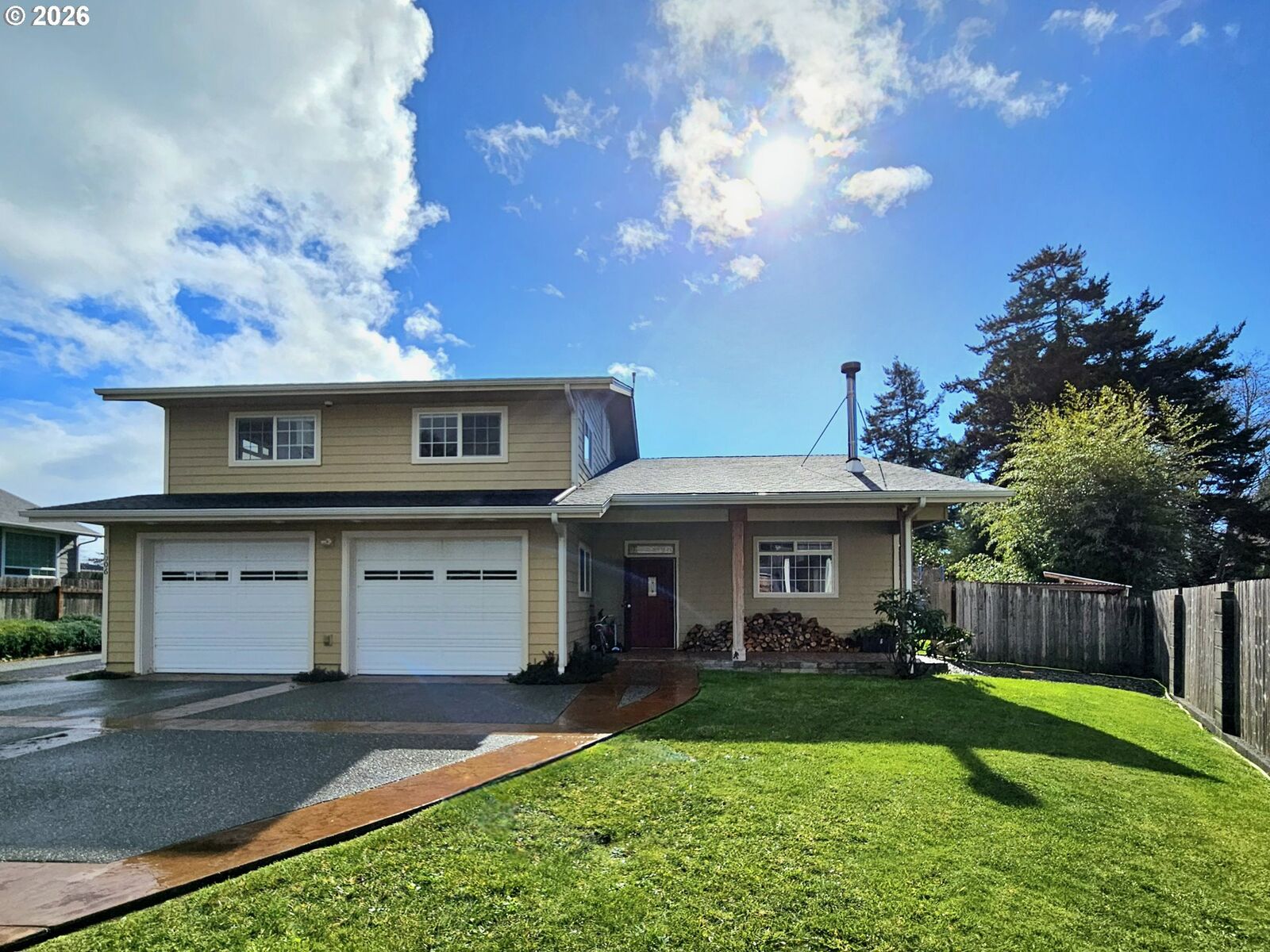 Property Photo:  1006 Ruth Ln  OR 97415 
