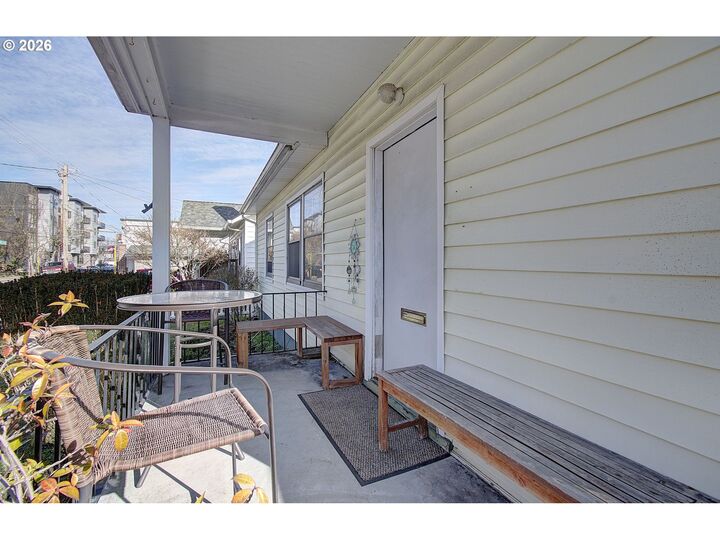 Property Photo:  6108 SE Milwaukie Ave  OR 97202 