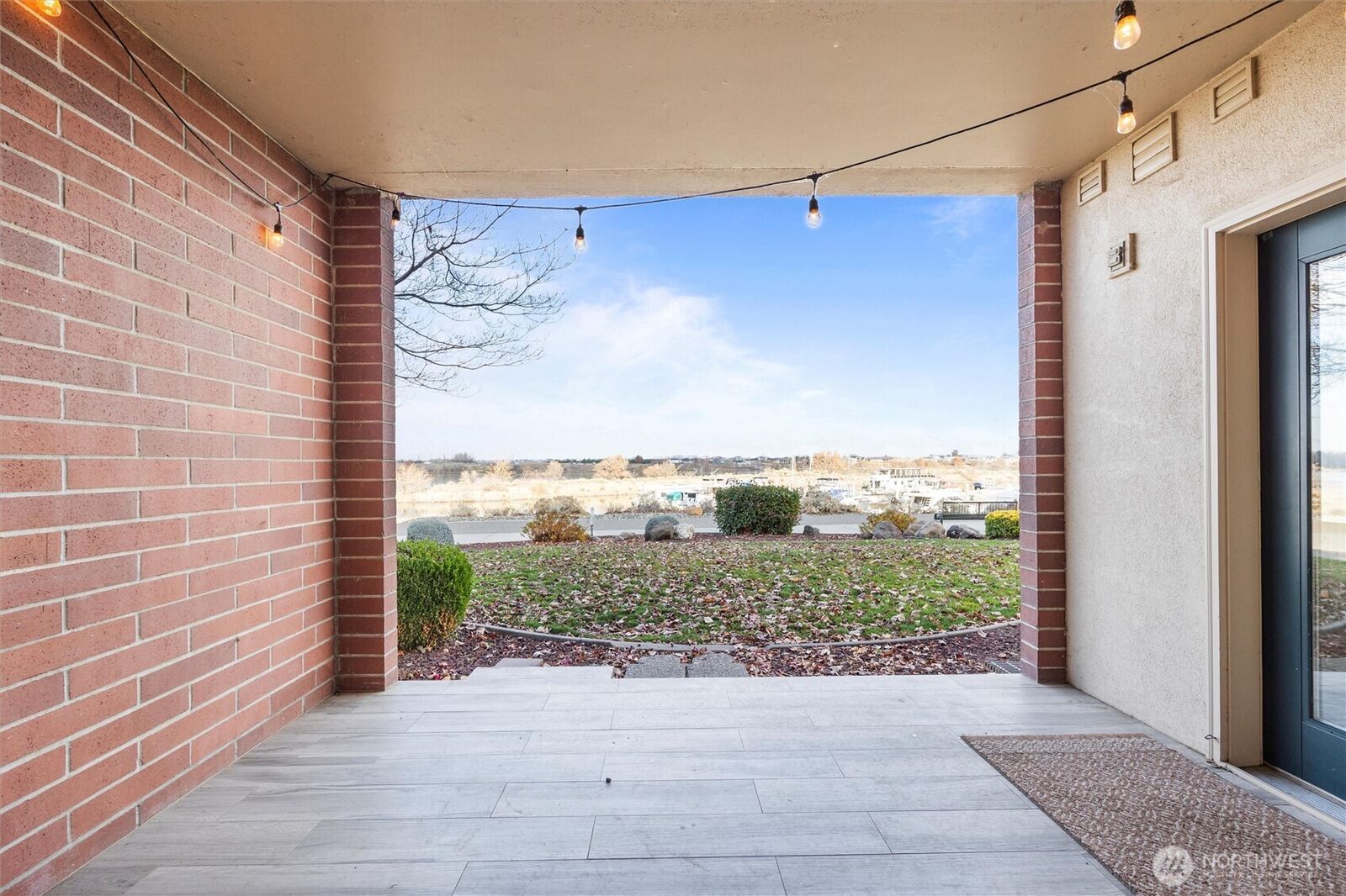 Property Photo:  300  Columbia Point Drive D101  WA 99352 