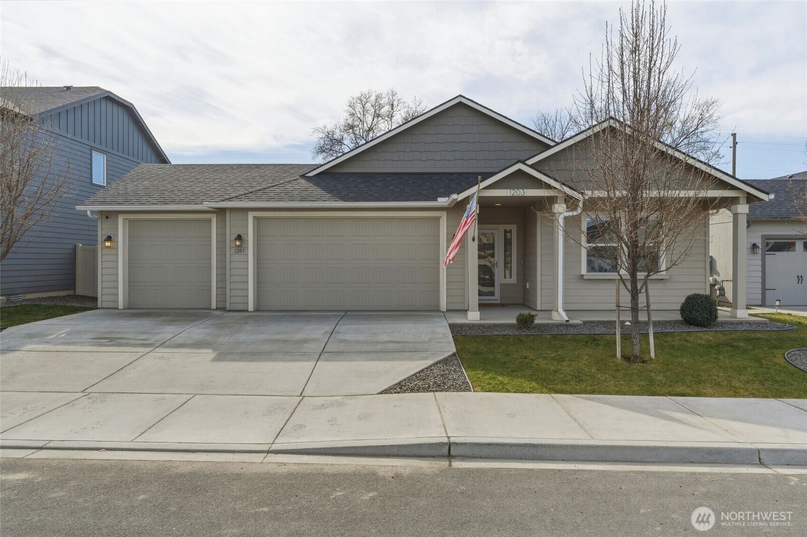 Property Photo: 1203 SW Julia Street WA 99324