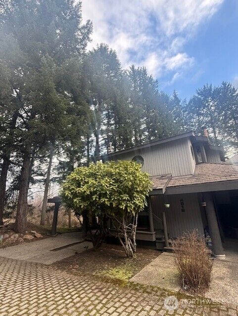 Property Photo: 4612 170th Place NE 11 WA 98052