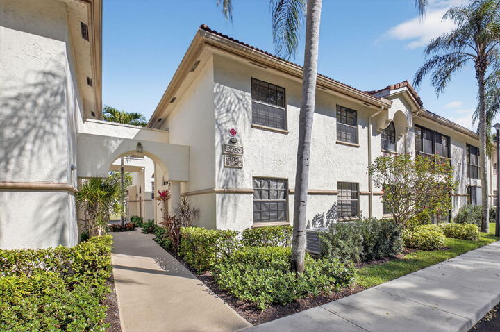 Property Photo: 5253 Brisata Circle L FL 33437