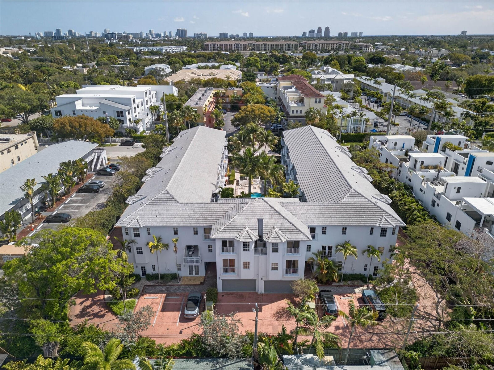 Property Photo:  2725 NE 8th Avenue 109  FL 33334 