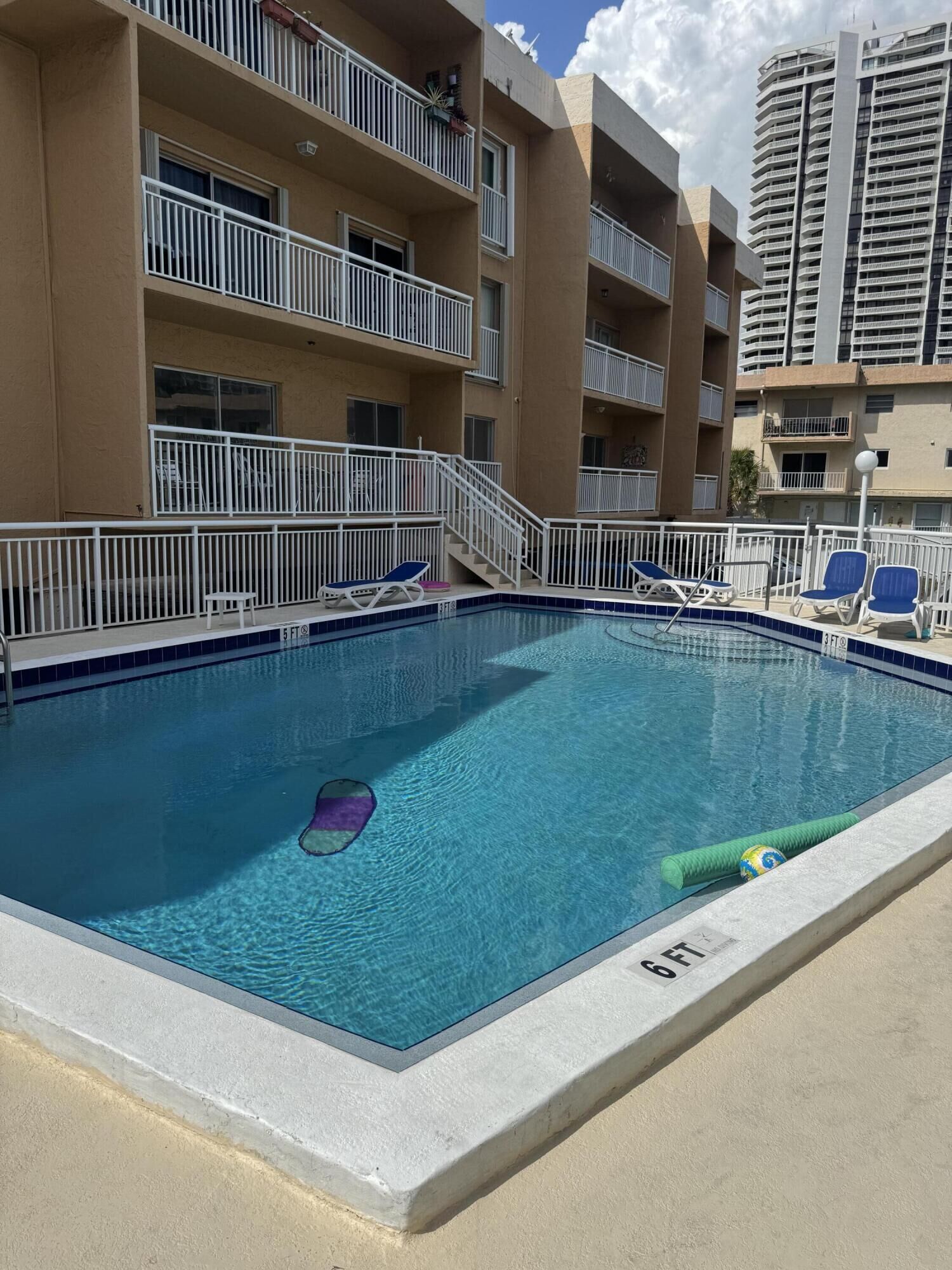 Property Photo:  17051 NE 35th Avenue 307  FL 33160 