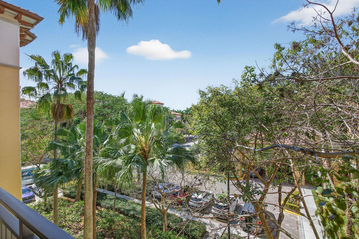 Property Photo: 16102 Emerald Estates Drive 325 FL 33331