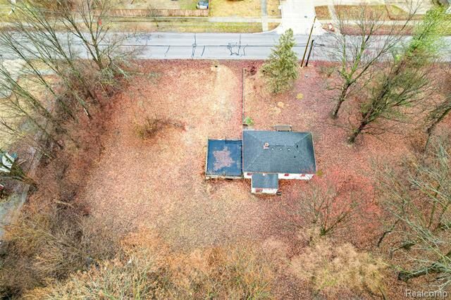 Property Photo:  816 S Schuman Street  MI 48186 