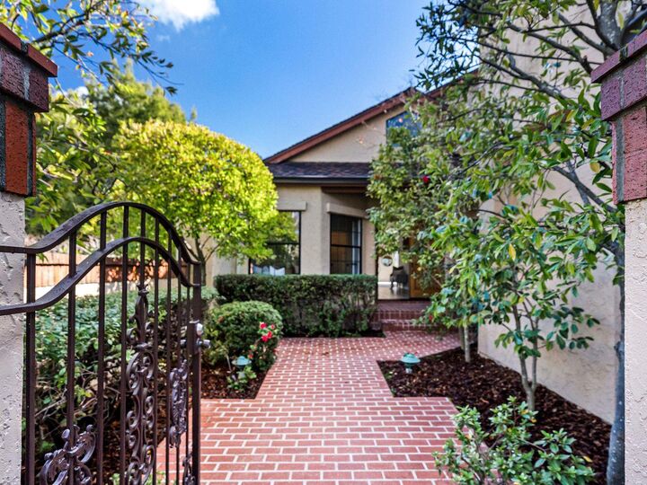 Property Photo: 6 Woodridge Court CA 94061