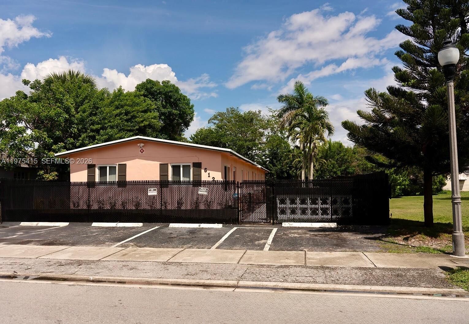 Property Photo:  612 NW 10th Ter  FL 33311 
