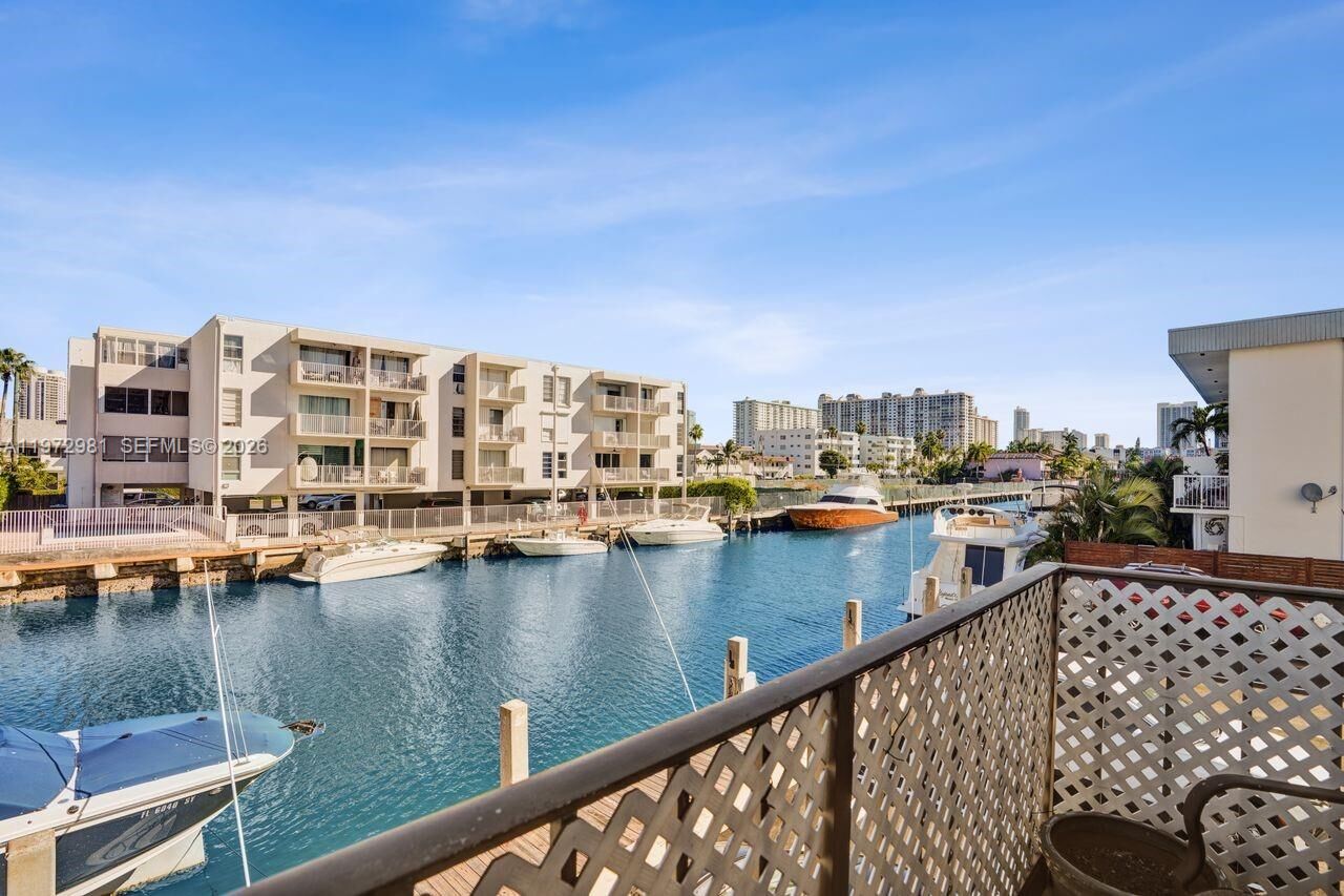 Property Photo: 3665 NE 167th St 208 FL 33160