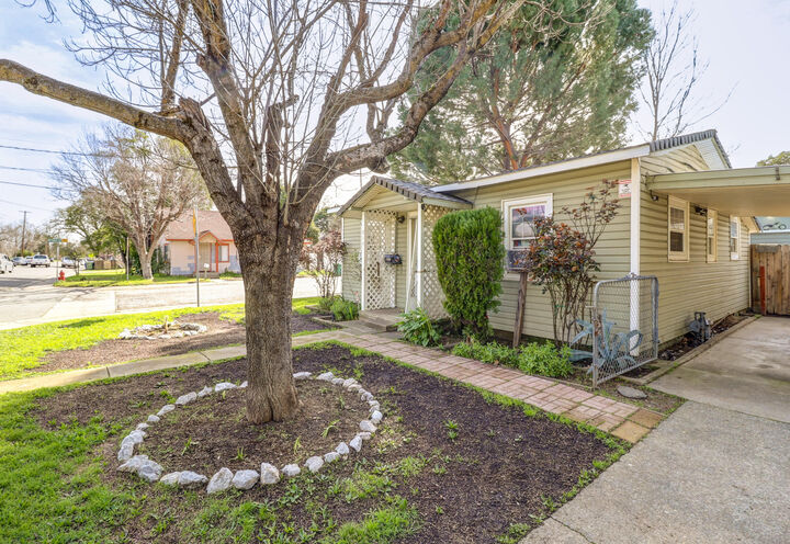 Property Photo:  815 Locust Street  CA 96001 