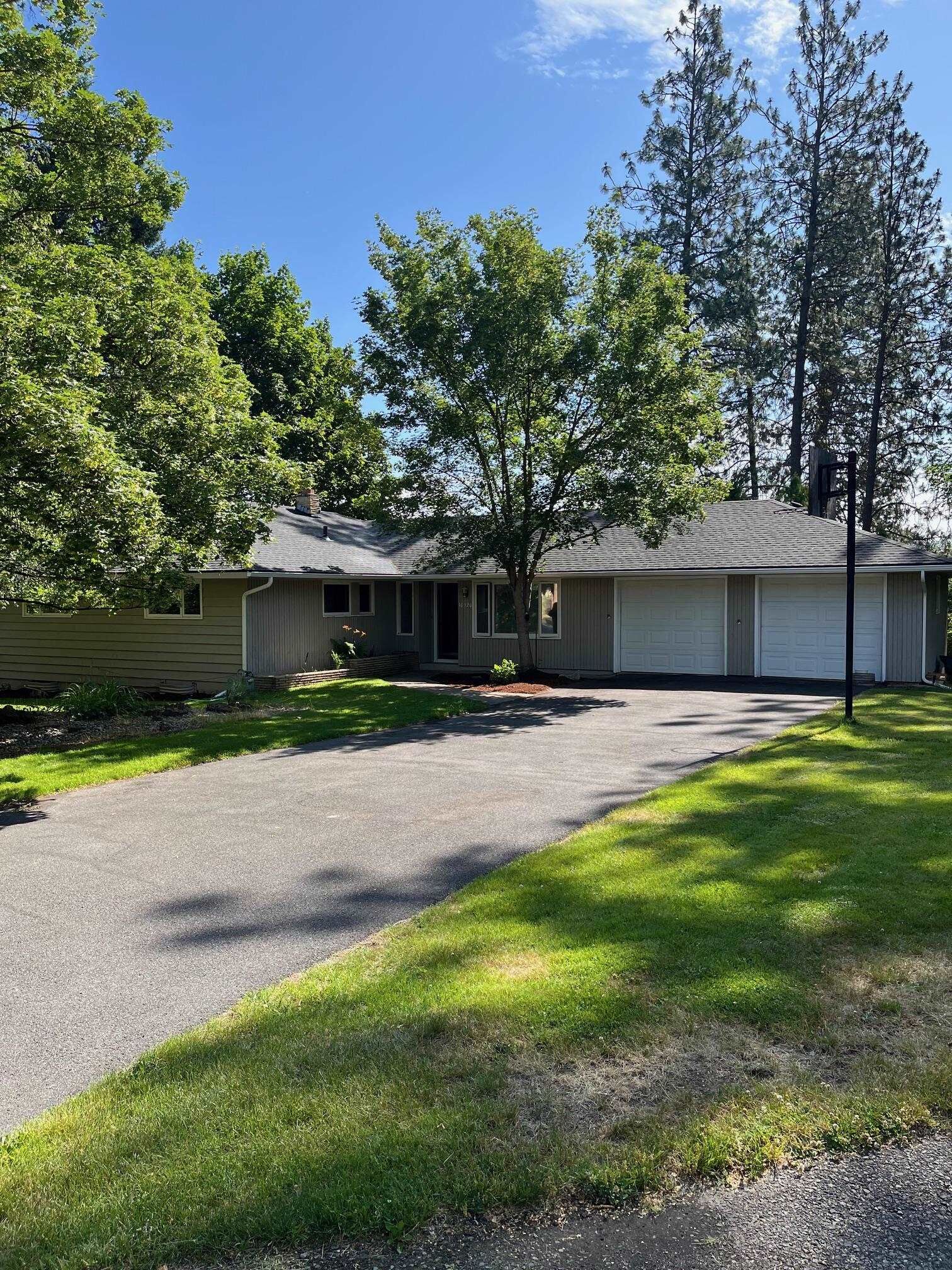 Property Photo: 10520 N College Cir WA 99218