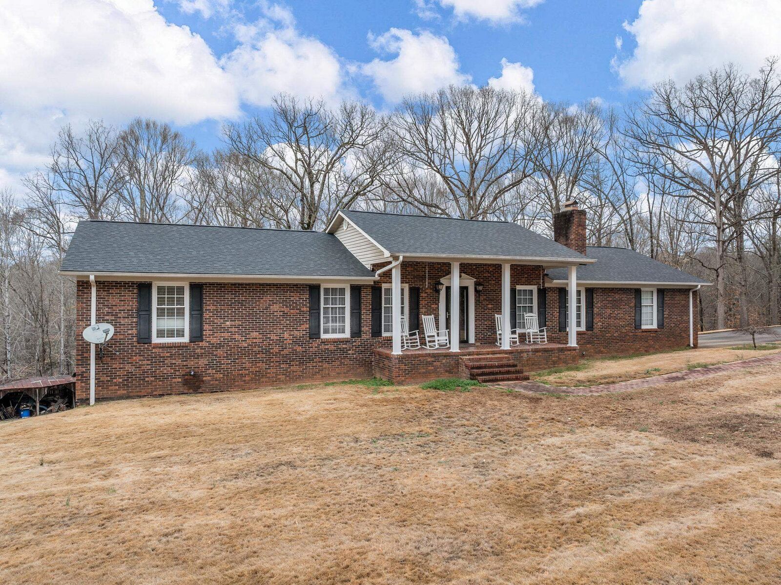 Property Photo: 170 Oak Ridge Drive SC 29353