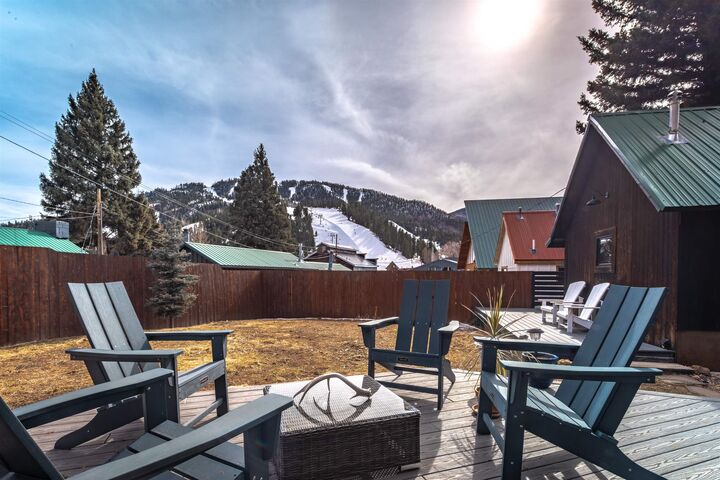 Property Photo:  413 High Street W  NM 87558 