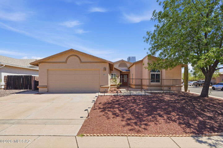 Property Photo: 2771 W Kewanee Street AZ 85742