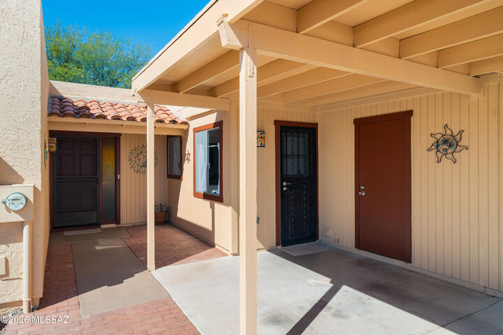 Property Photo: 161 N Calle Acuarela AZ 85614