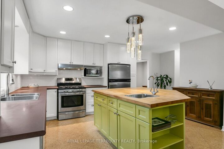 11 Urbandale Avenue — photo 1