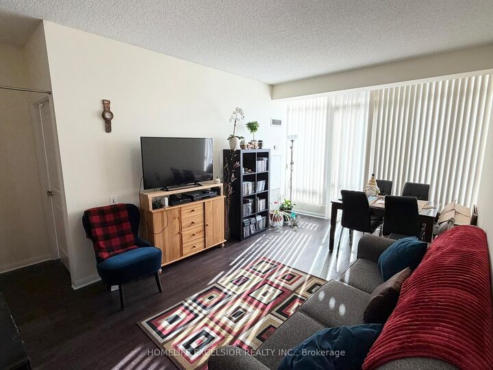Property Photo: 15 Windermere Avenue 2411 ON M6S 5A2