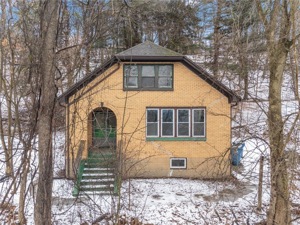 Property Photo:  5308 Verona Rd  PA 15147 