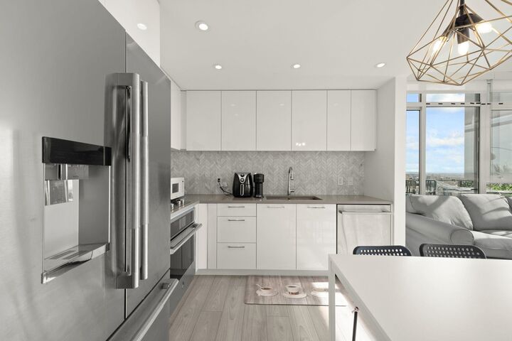 Property Photo: 3581 E Kent Avenue North 1405 BC V5S 0H6