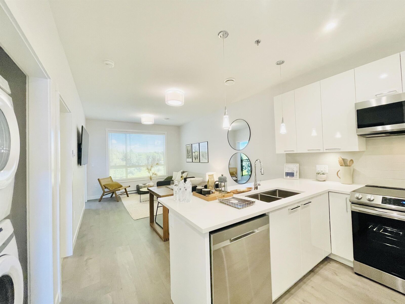 Property Photo: 7375 Horne Street 515 BC V2V 6T8