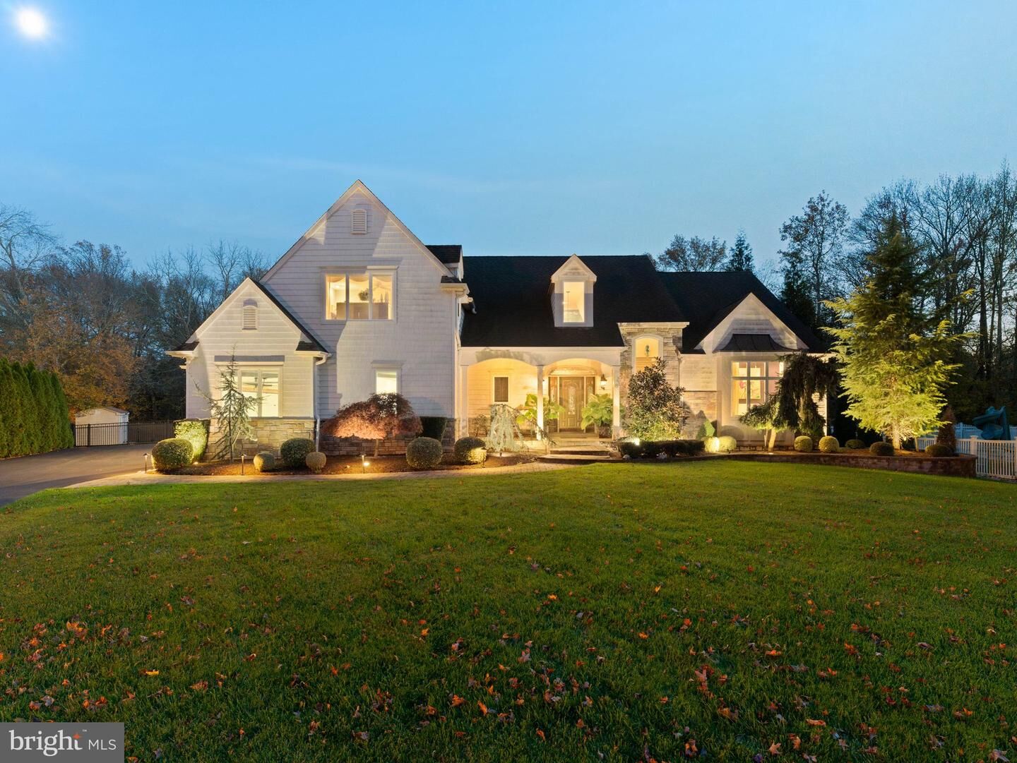 Property Photo:  6 Twin Oaks Court  NJ 08080 