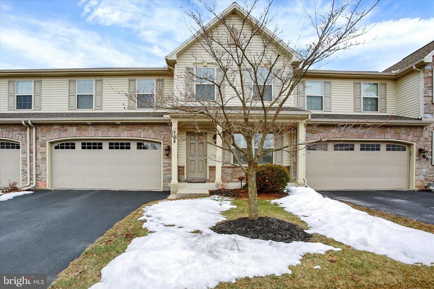 Property Photo:  708 Gladstone Court  PA 17055 