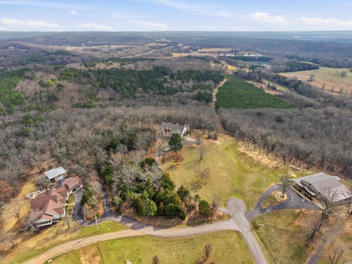 Property Photo:  4 Robins Ridge Rd  AR 72110 