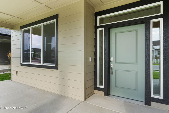 Property Photo:  1147 E Walton Ct  ID 83854 