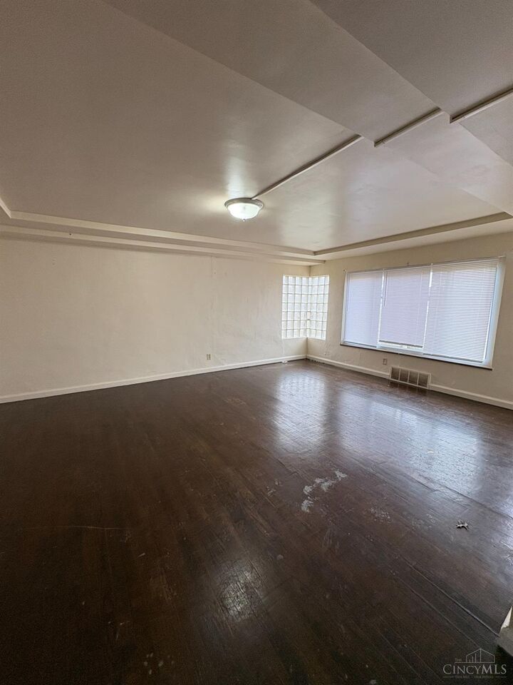 Property Photo:  3341 North Bend Road  OH 45239 