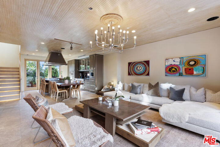 Property Photo:  812 Brooks Ave  CA 90291 