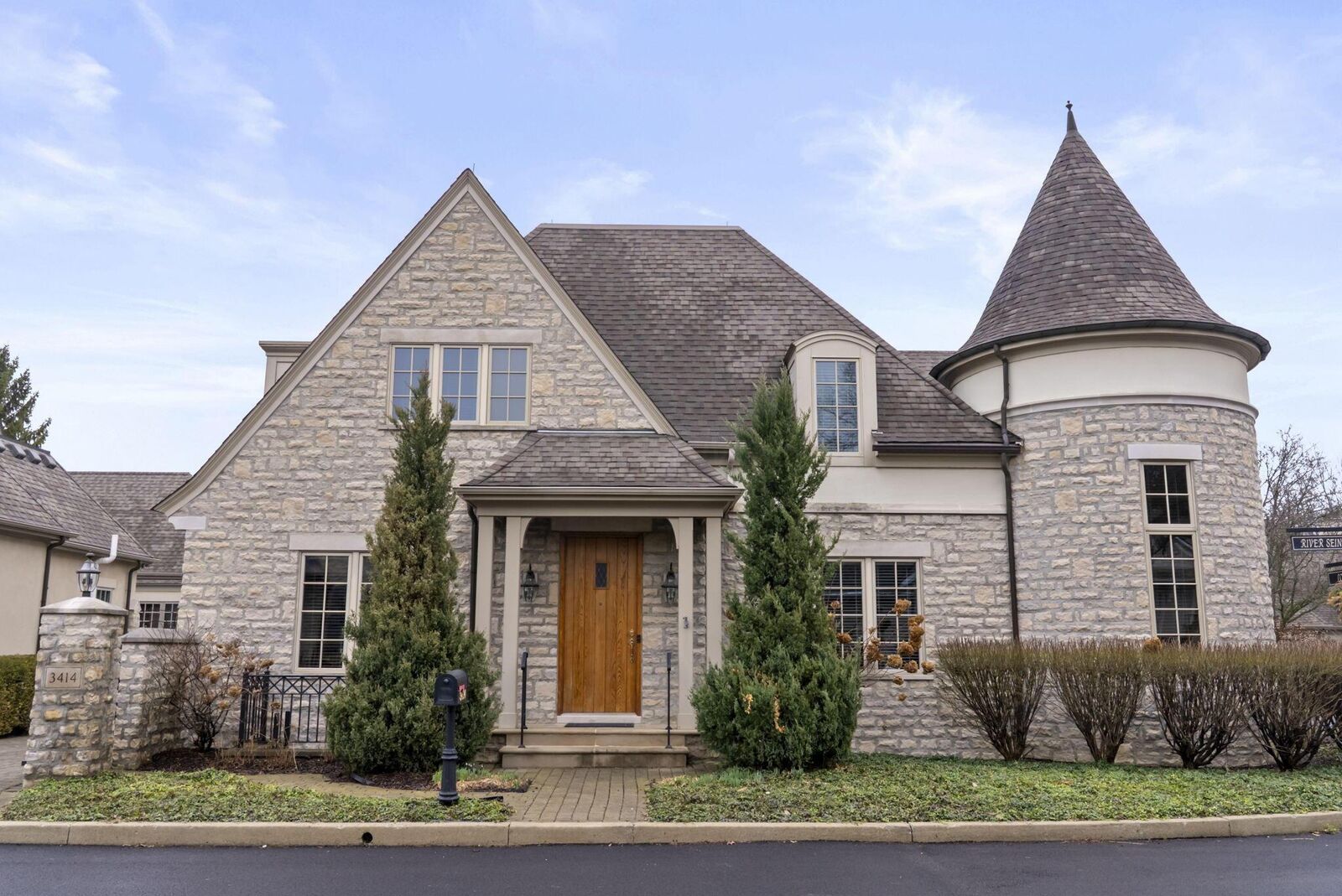 Property Photo:  3414 Loire Lane  OH 43221 