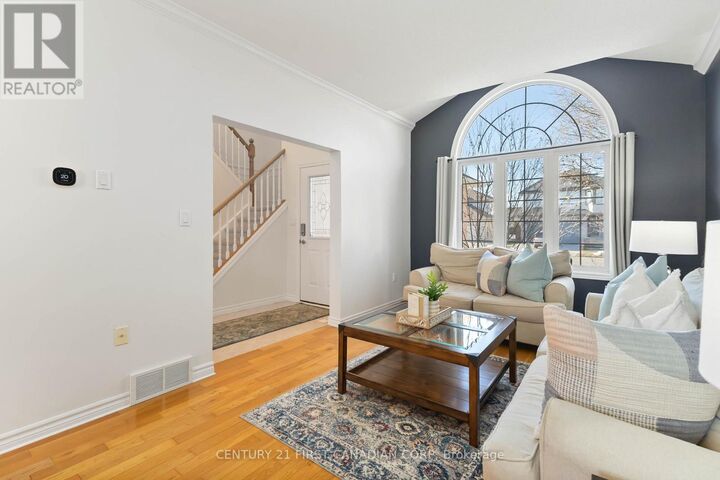 Property Photo:  1 Watson Crescent  ON N5P 4P5 