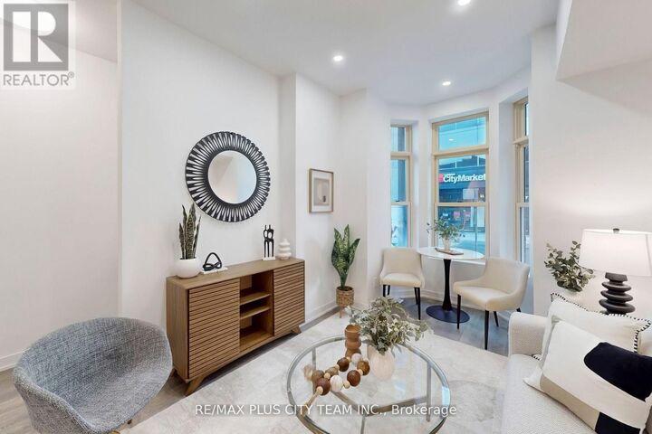 Property Photo:  118 Peter Street  ON M5V 2G7 