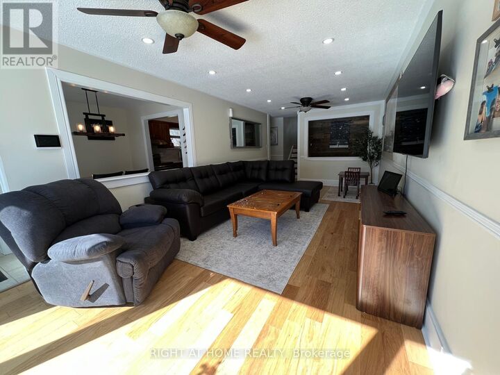 Property Photo:  45 Newstead Crescent  ON L6V 2A8 