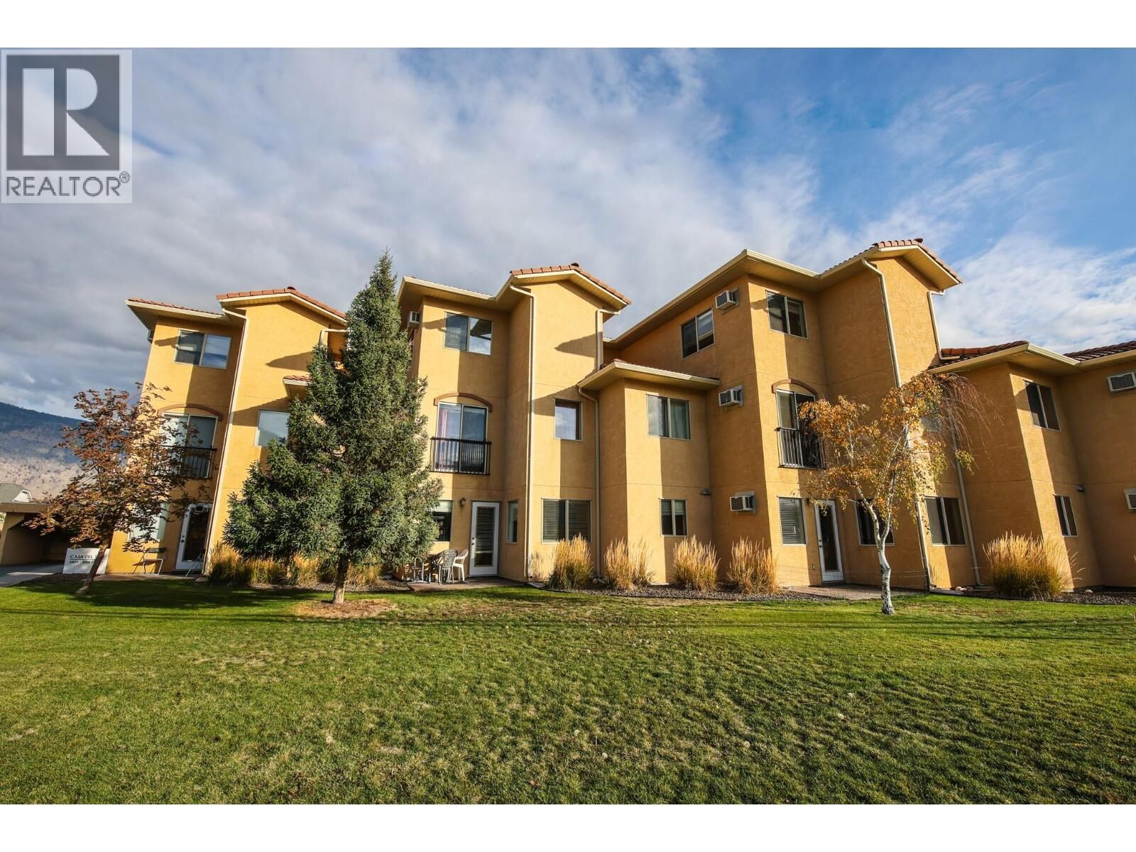 Property Photo: 4809 89th Street 102 BC V0H 1V1