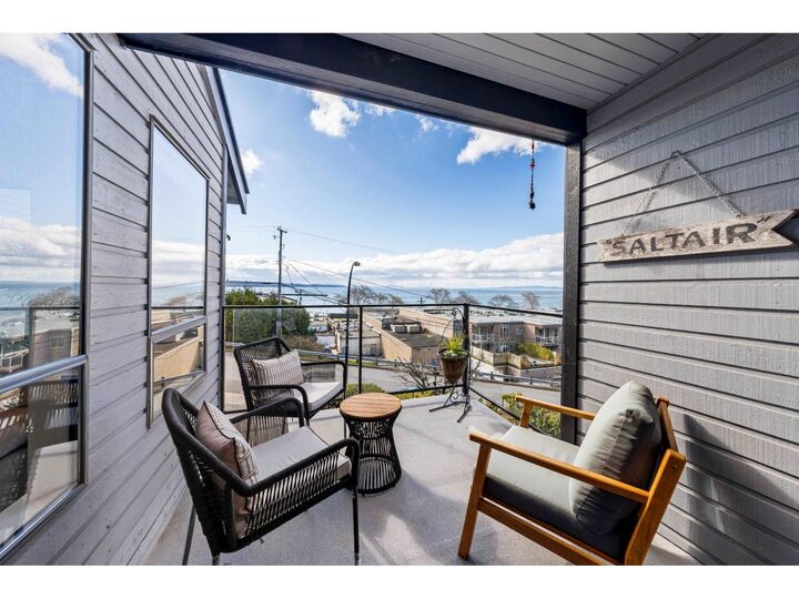 Photo de la propriété:  14985 Victoria Avenue 2  BC V4B 1G2 