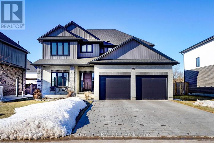 Property Photo:  110 Stuart Avenue  ON N0M 2J0 