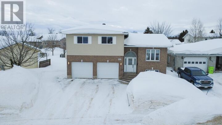 Property Photo:  967 Lake St  ON P6B 6C9 