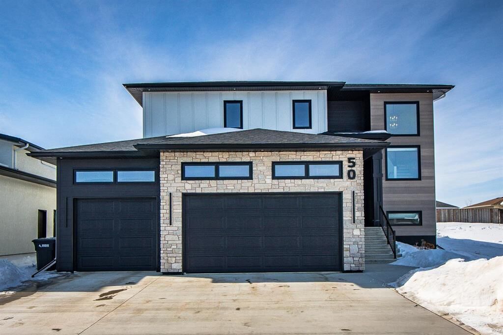 Property Photo:  50 Plateau Drive  MB R7B 4J2 