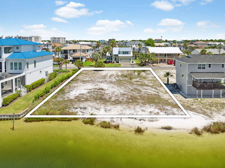 Property Photo: 506 Vera Cruz Drive FL 32541